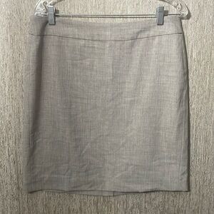 Lined beige pencil skirt